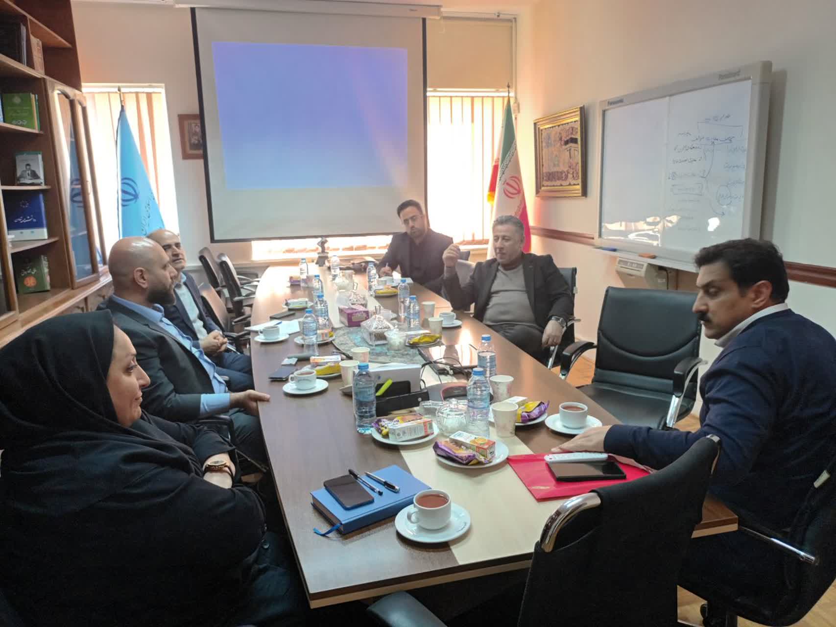 سی و پنجمین جلسه هیئت مدیره کانون ملی کارآفرینان برتر رسمی کشور